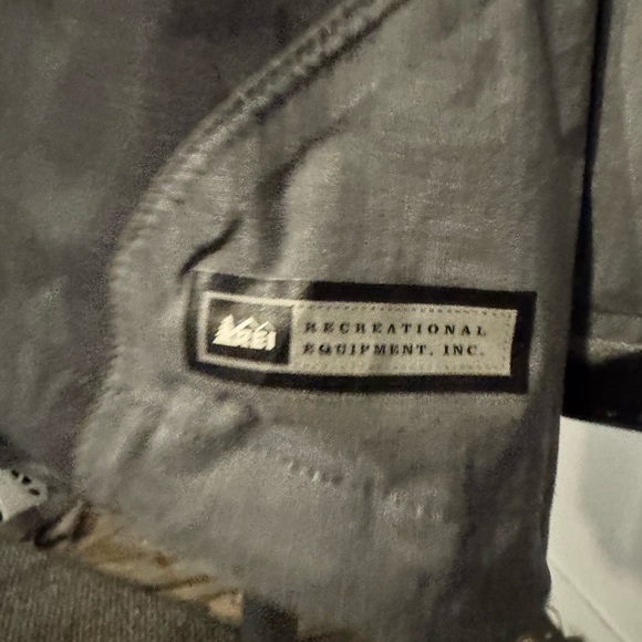 REI Men's E1 Elements Rain Jacket - Large - Picture 4 of 5